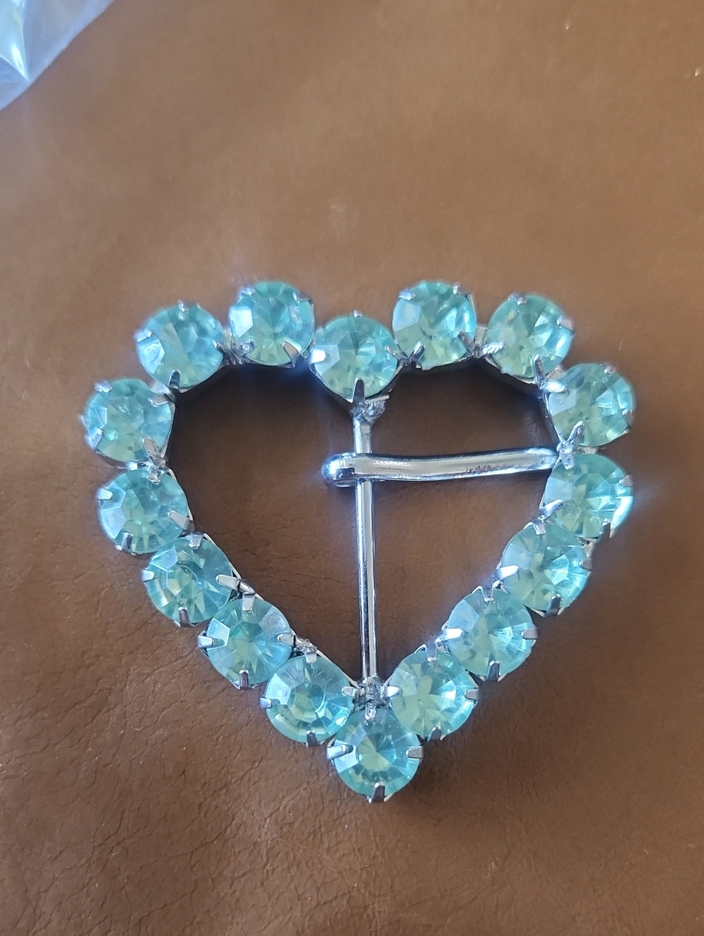 Heart-Shaped Green Crystal Belt Buckle